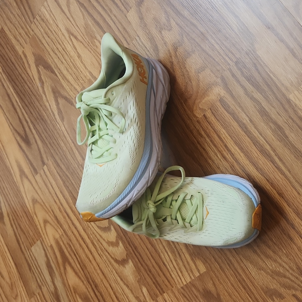 Hoka Clifton 8